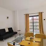Diadas Apartment *