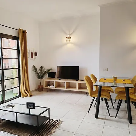 Diadas Apartment