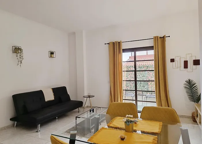 Diadas Apartment *