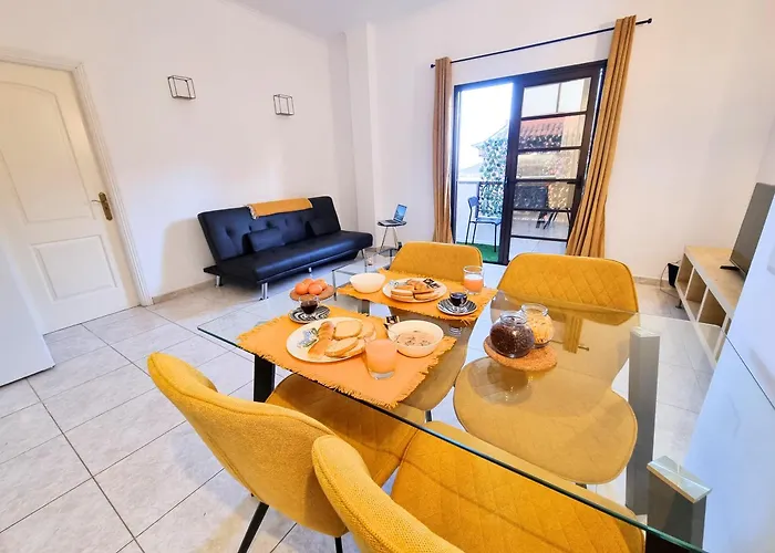 Diadas Apartment *